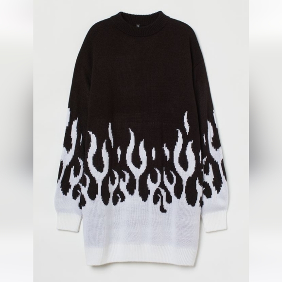 H&M Dresses & Skirts - H&M Black and White Long Sleeve Dress